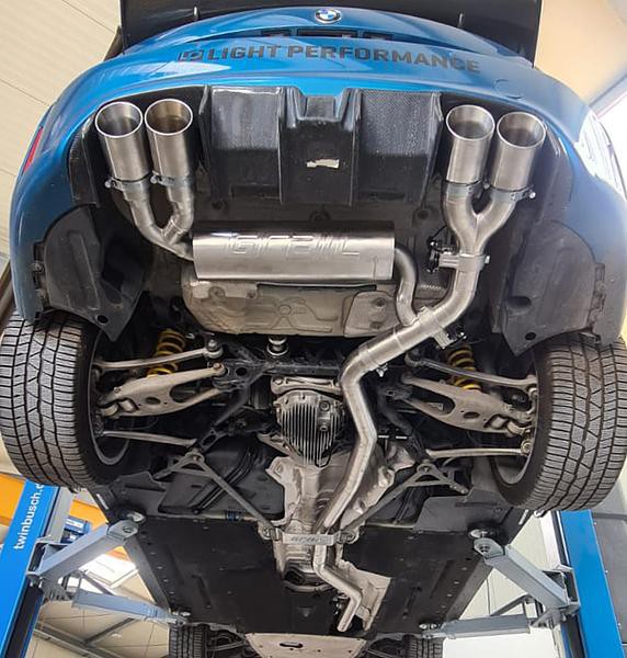 Grail Auspuffanlage BMW M2 F87 N55 3-Zoll ohne Endrohre mit EWG-Steuerung Montage bei Grail