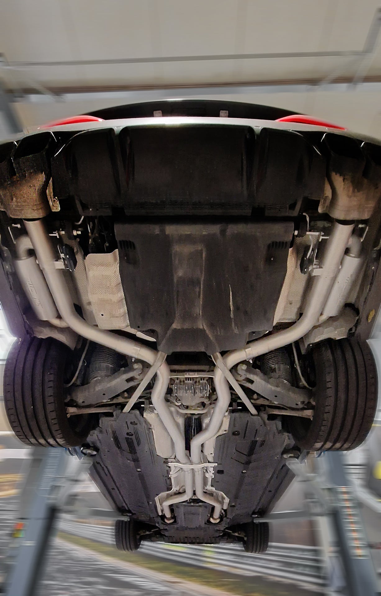 Grail Auspuffanlage Mercedes Benz AMG E63 & E63S 213 Limousine mit OPF Montage bei Grail