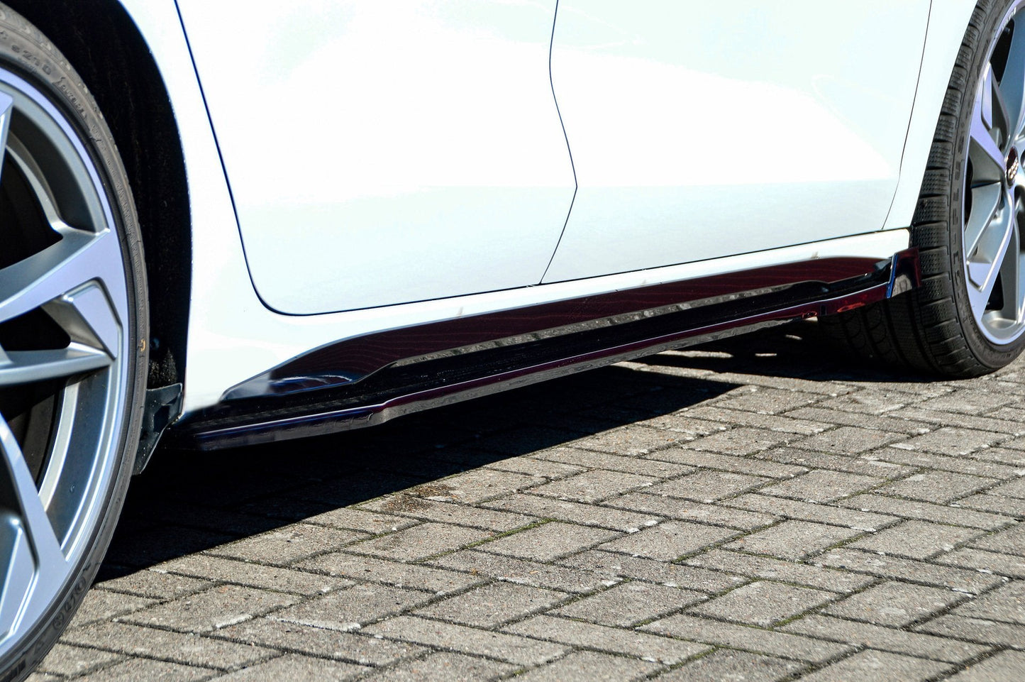 CUP Seitenschwellersatz mit Wing vorne Audi A3, 8Y Ab Bj.: 2019 - Carbon