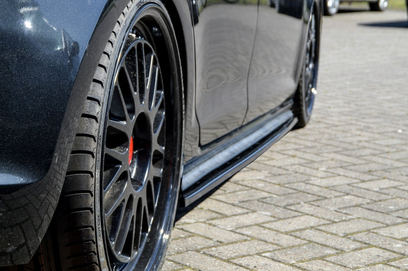 CUP Seitenschweller Volkswagen Golf 7 GTI + GTD Typ AU Schwarz Glanz