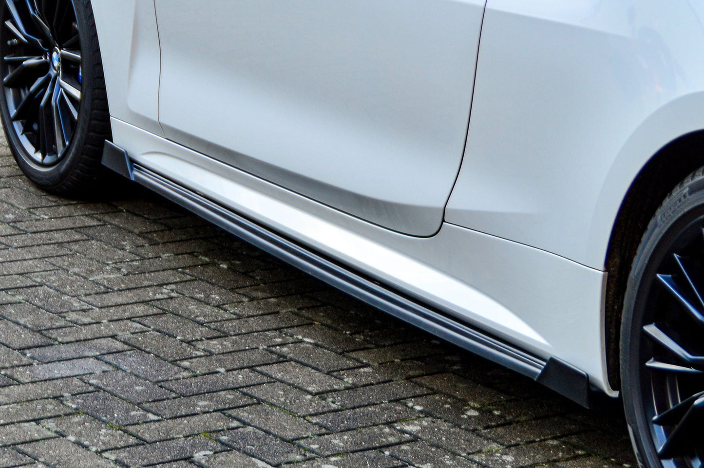 Seitenschwellersatz mit Wing BMW 4er, G22 + G23 ab Bj.: 2020- Carbon