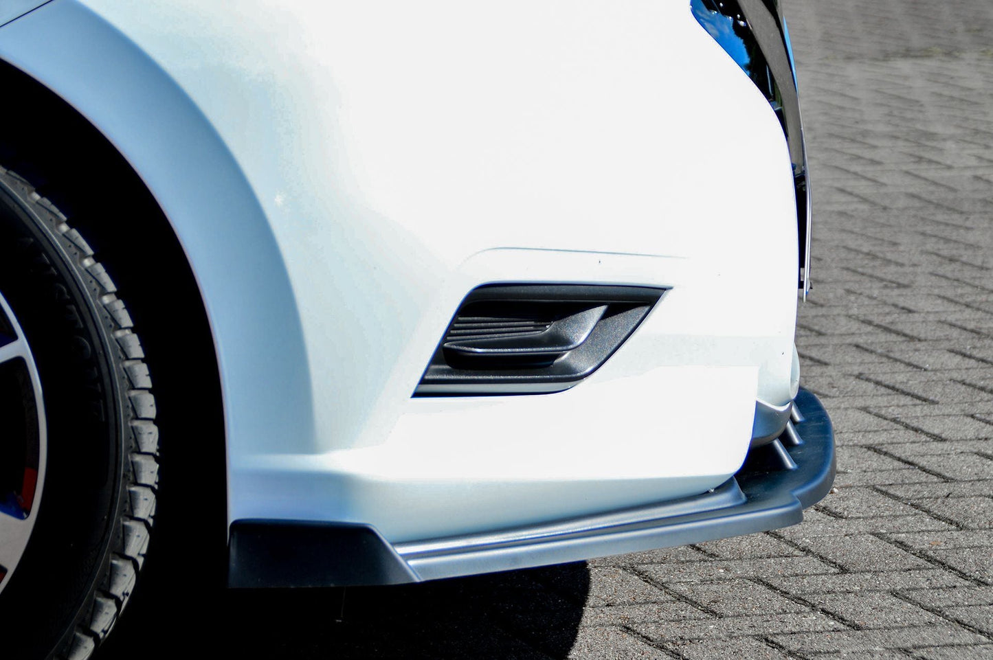 CUP Frontspoilerlippe ABS mit Seitenwing Nissan Micra K14 Schwarz Glanz