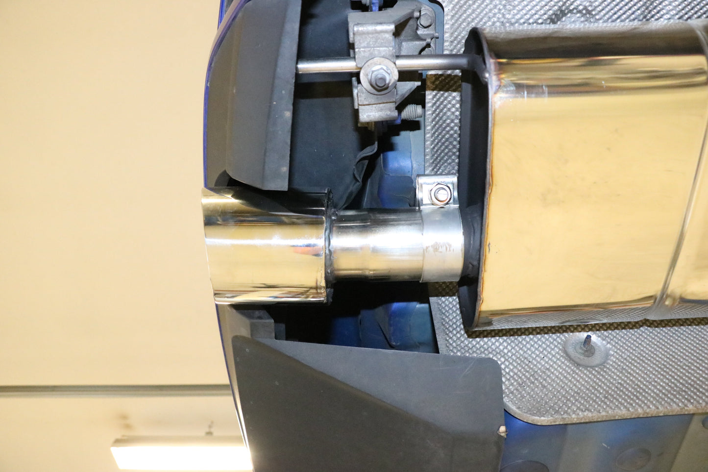 Jaguar XE Endschalldämpfer rechts/links - 1x100 Typ 25 rechts/links