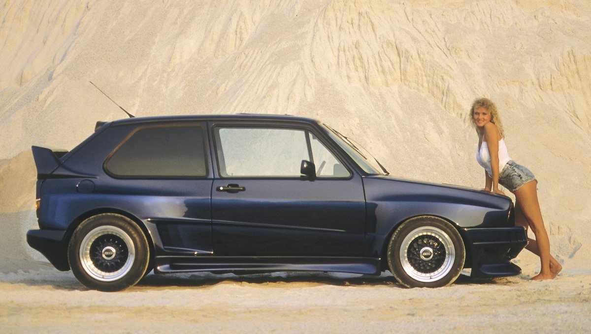 VW Golf 1 Rieger Kotflügel Breitbau II rechts, GFK,
Montagezubehör