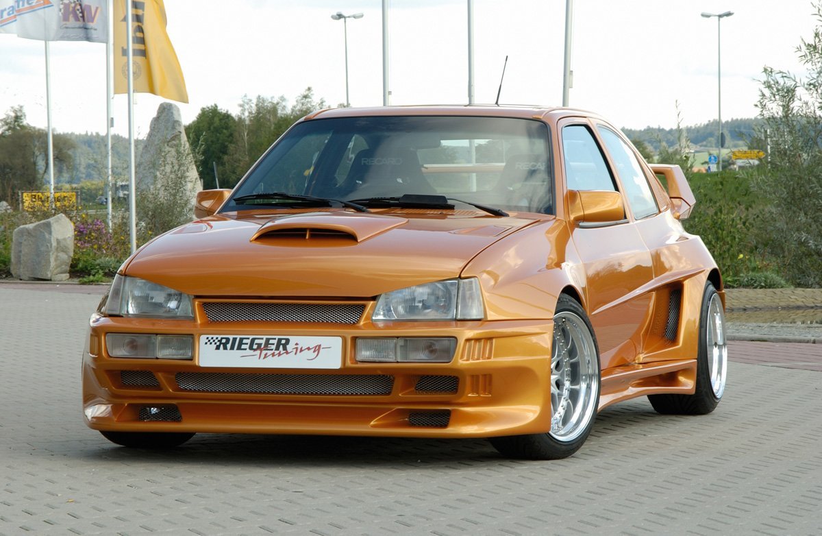 Opel Kadett E Rieger Kotflügel Breitbau II rechts, vorne, GFK inkl. Montagezubehör