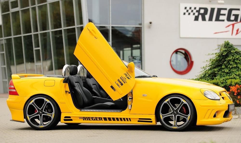 Mercedes SLK (R170) Rieger Heckflügel ohne 3. Bremsleuchte, kleine Version, PUR,
inkl. Montagezubehör, ABE