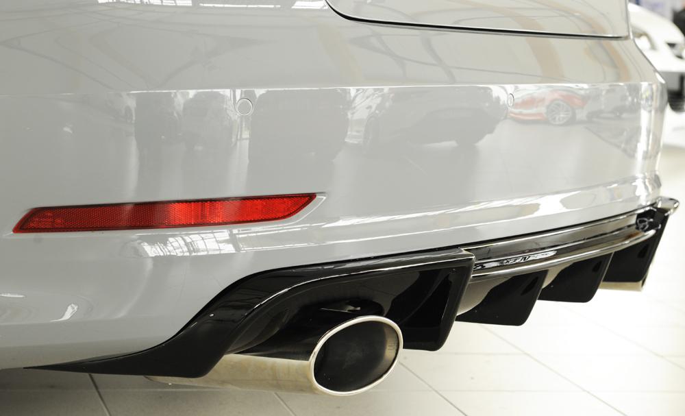 Audi A3 (8V) Rieger Heckeinsatz für Sportendrohr li. u. re., (152x95mm oval), ABS, schwarz glänzend, für Fzg. mit S-Line Exterieur,
inkl. Montagezubehör, Gutachten