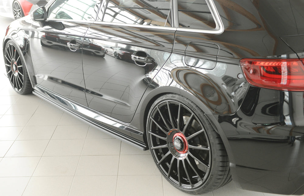 Audi RS3 (8V) Rieger Seitenschwelleransatz links, für orig. Seitenschweller, ABS, schwarz glänzend,
inkl. Montagezubehör,...