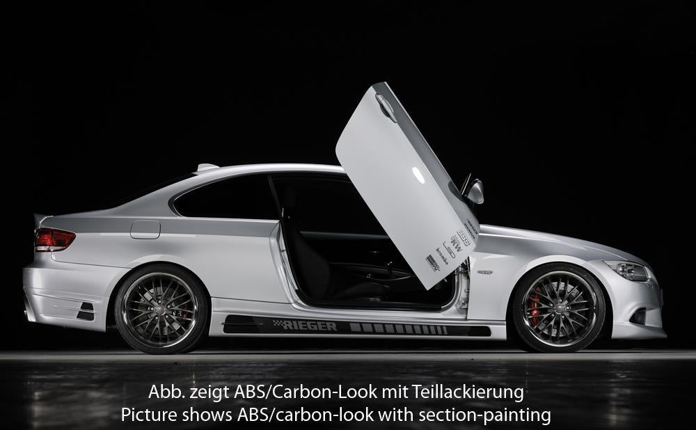 BMW 3er E92 Rieger Seitenschweller links, mit Schacht und 2 Ausschnitten, ABS, Carbon-Look,
inkl. Alugitter, Gutachten, Montagezubehör