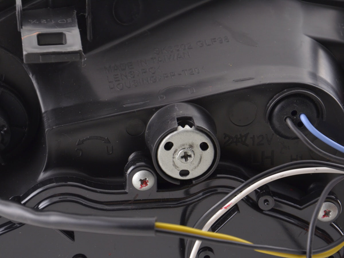 Scheinwerfer Set Daylight LED TFL-Optik VW Golf 4 Typ 1J Bj. 98-03 schwarz für Rechtslenker