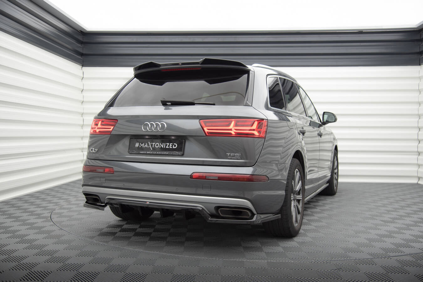 Maxton Mittlerer Diffusor Heck Ansatz DTM Look für Audi Q7 Mk2 schwarz Hochglanz