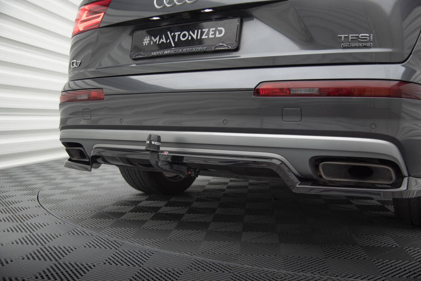 Maxton Mittlerer Diffusor Heck Ansatz DTM Look für Audi Q7 Mk2 schwarz Hochglanz