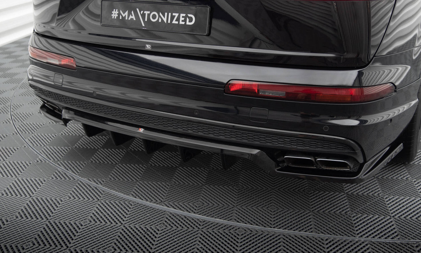 Maxton Mittlerer Diffusor Heck Ansatz DTM Look für Audi SQ7 Mk2 schwarz Hochglanz