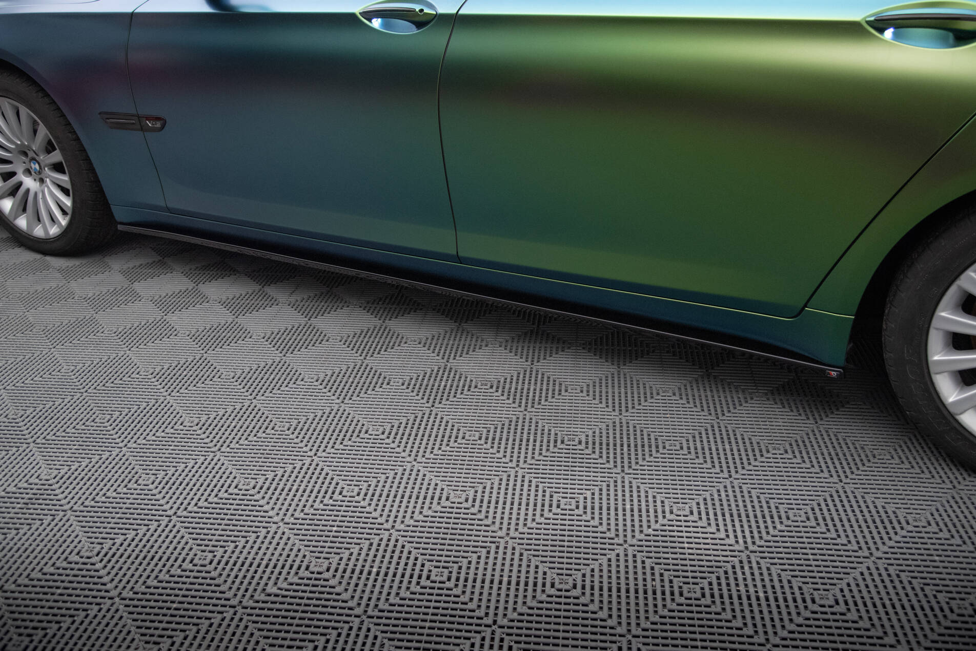 Maxton Seitenschweller Ansatz für BMW 7 Long F02 schwarz Hochglanz