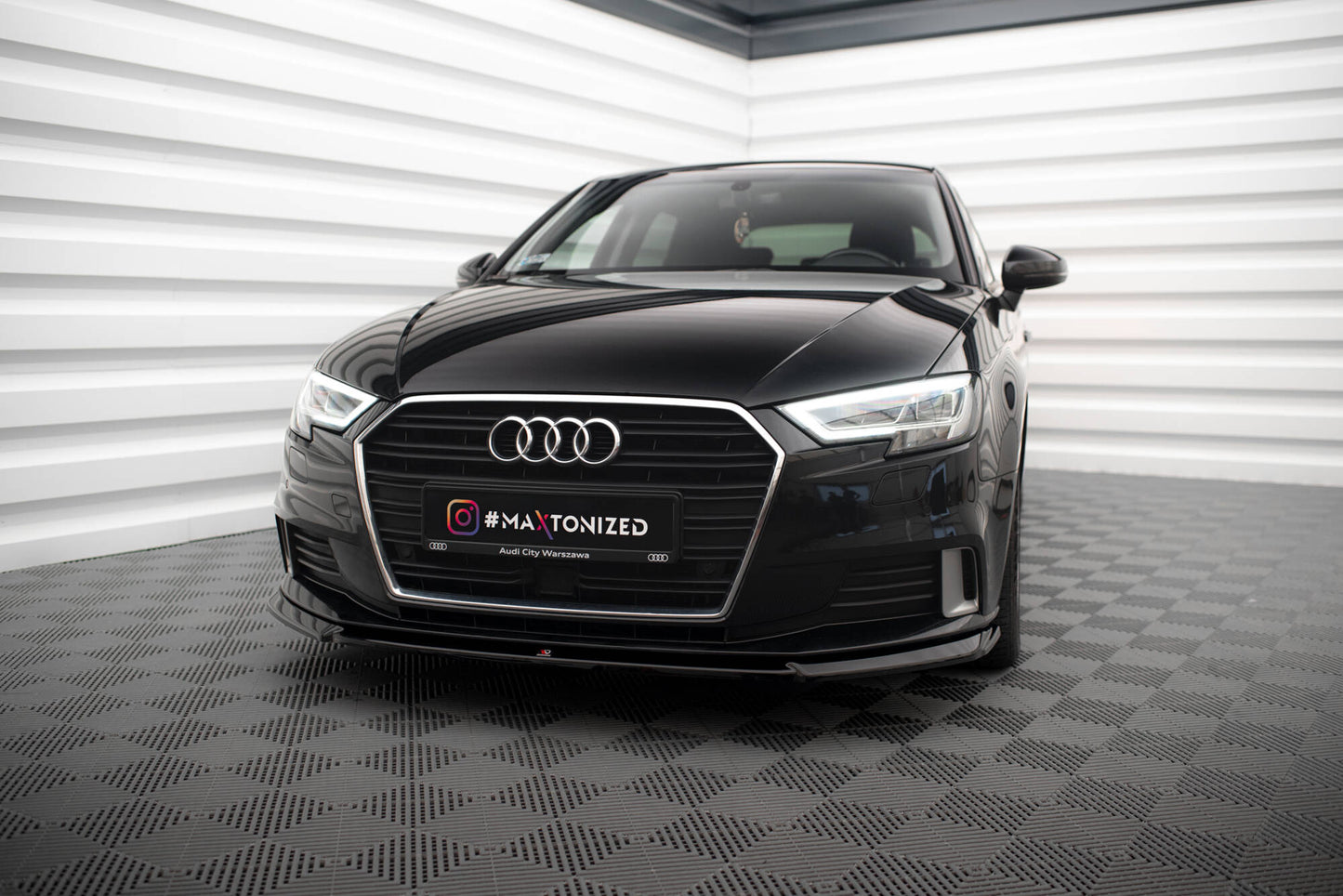 Maxton Front Ansatz V.2 für Audi A3 Sportback 8V Facelift schwarz Hochglanz