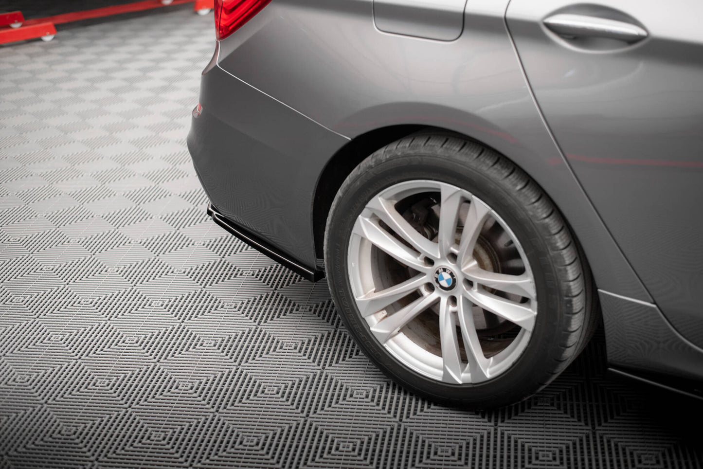 Maxton Heck Ansatz Flaps Diffusor für BMW 5er GT M-Paket F07 schwarz Hochglanz