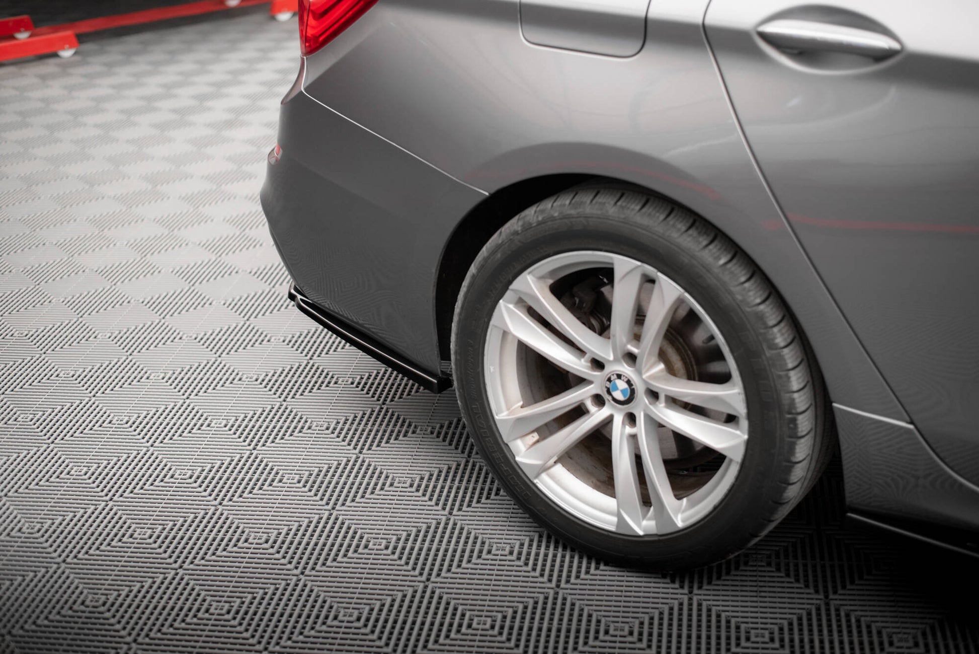 Maxton Heck Ansatz Flaps Diffusor für BMW 5er GT M-Paket F07 schwarz Hochglanz