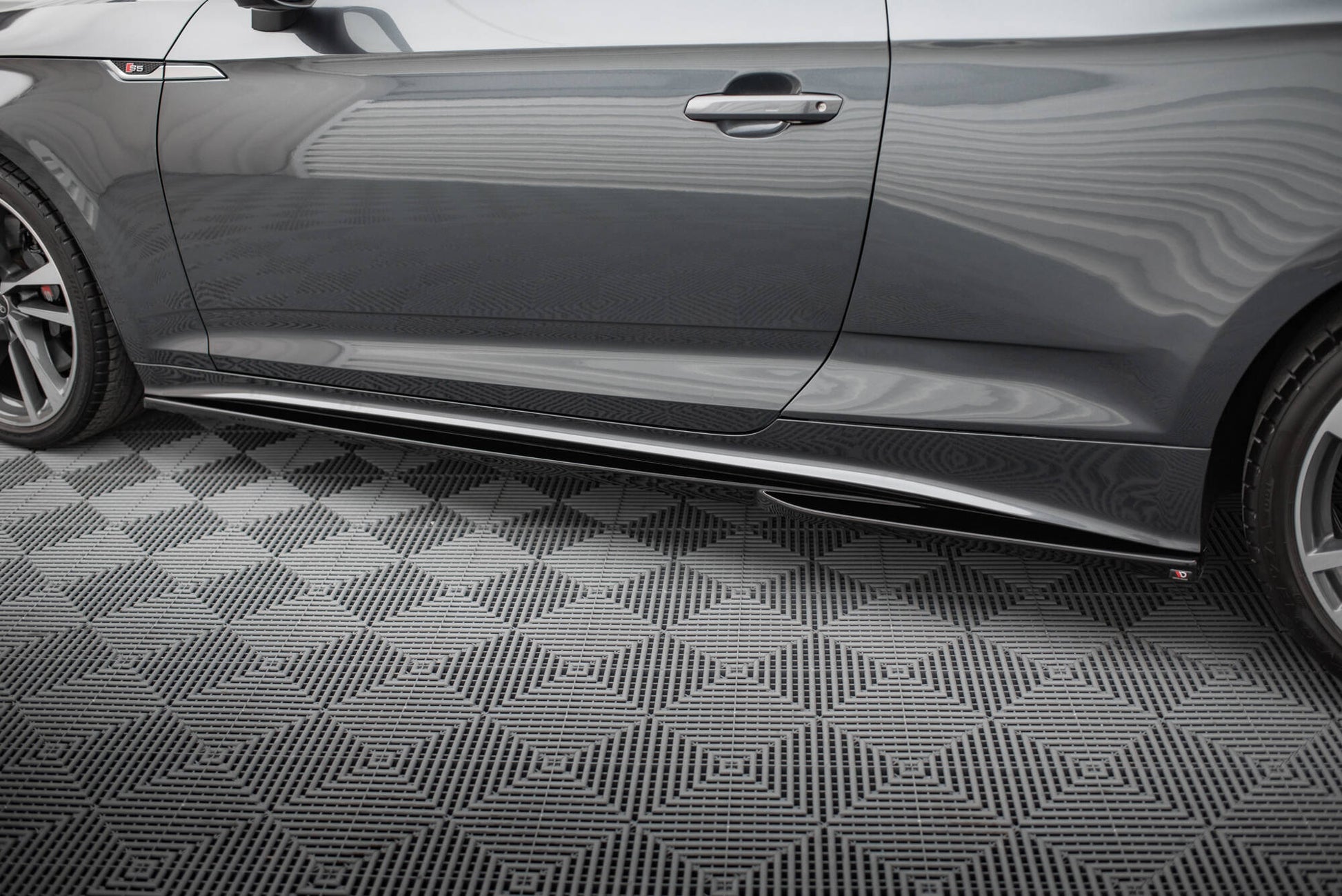 Maxton Seitenschweller Ansatz für Audi S5 Coupe / A5 S-Line Coupe F5 Facelift schwarz Hochglanz