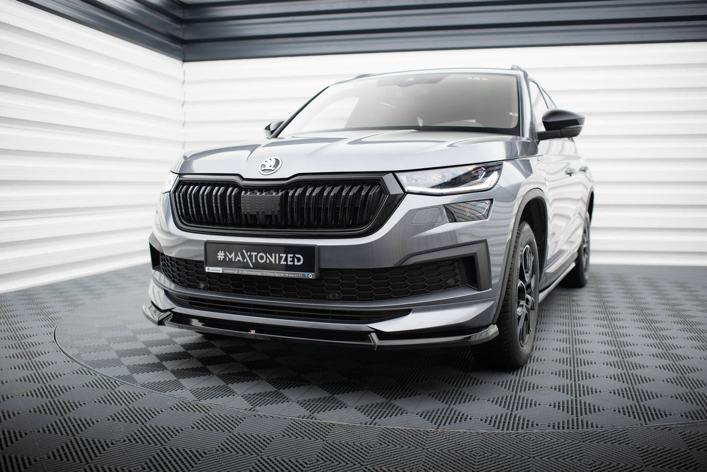 Maxton Front Ansatz V.1 für Skoda Kodiaq Sportline Mk1 Facelift schwarz Hochglanz