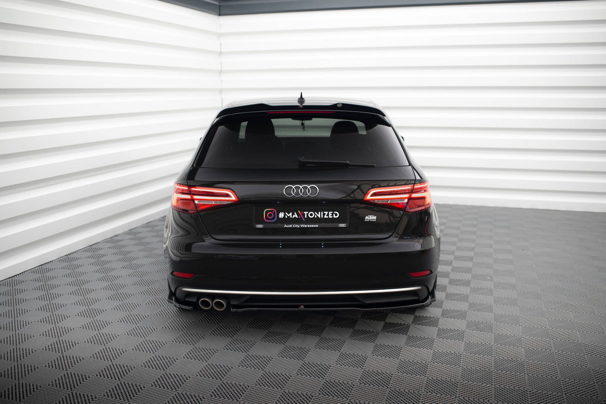 Maxton Heck Ansatz Flaps Diffusor für Audi A3 Sportback 8V Facelift schwarz Hochglanz