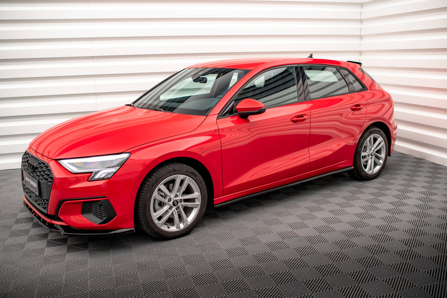 Maxton Seitenschweller Ansatz für Audi A3 8Y Carbon Look