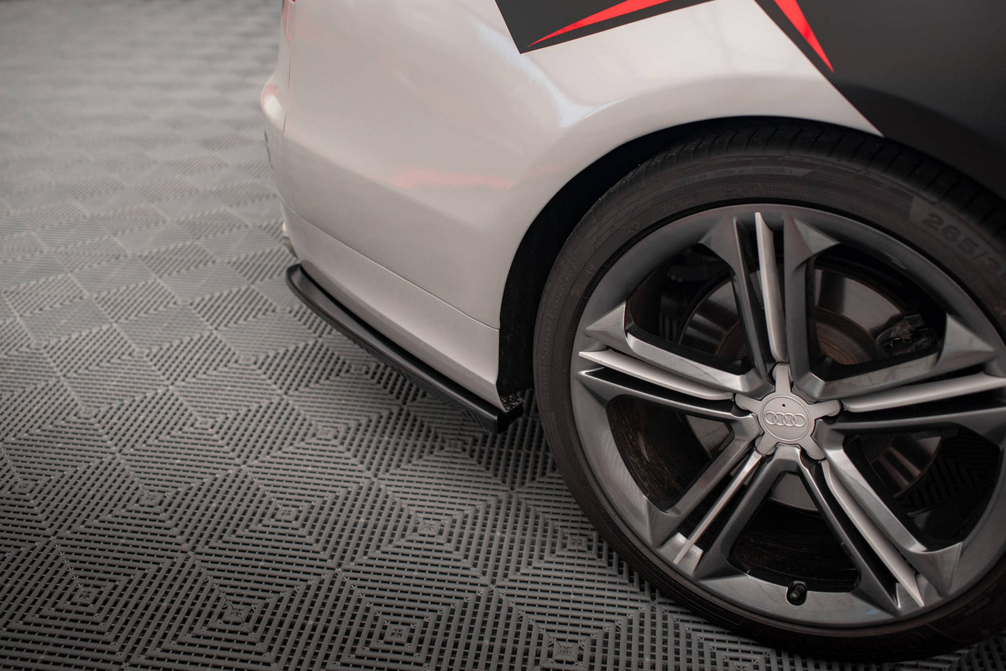 Maxton Heck Ansatz Flaps Diffusor für Audi S8 D4 schwarz Hochglanz