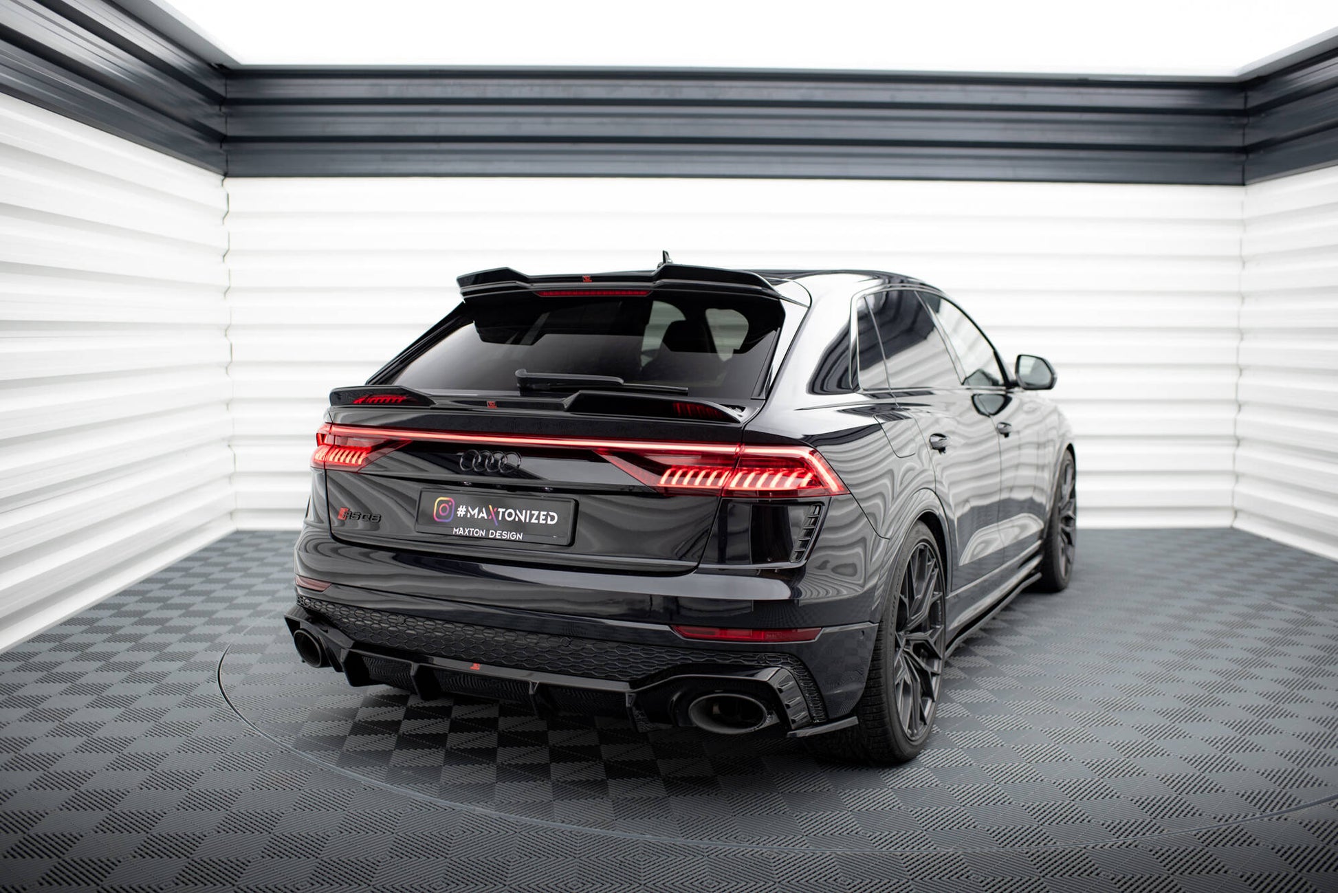 Maxton Höher Spoiler CAP für 3D Audi RSQ8 Mk1 schwarz Hochglanz