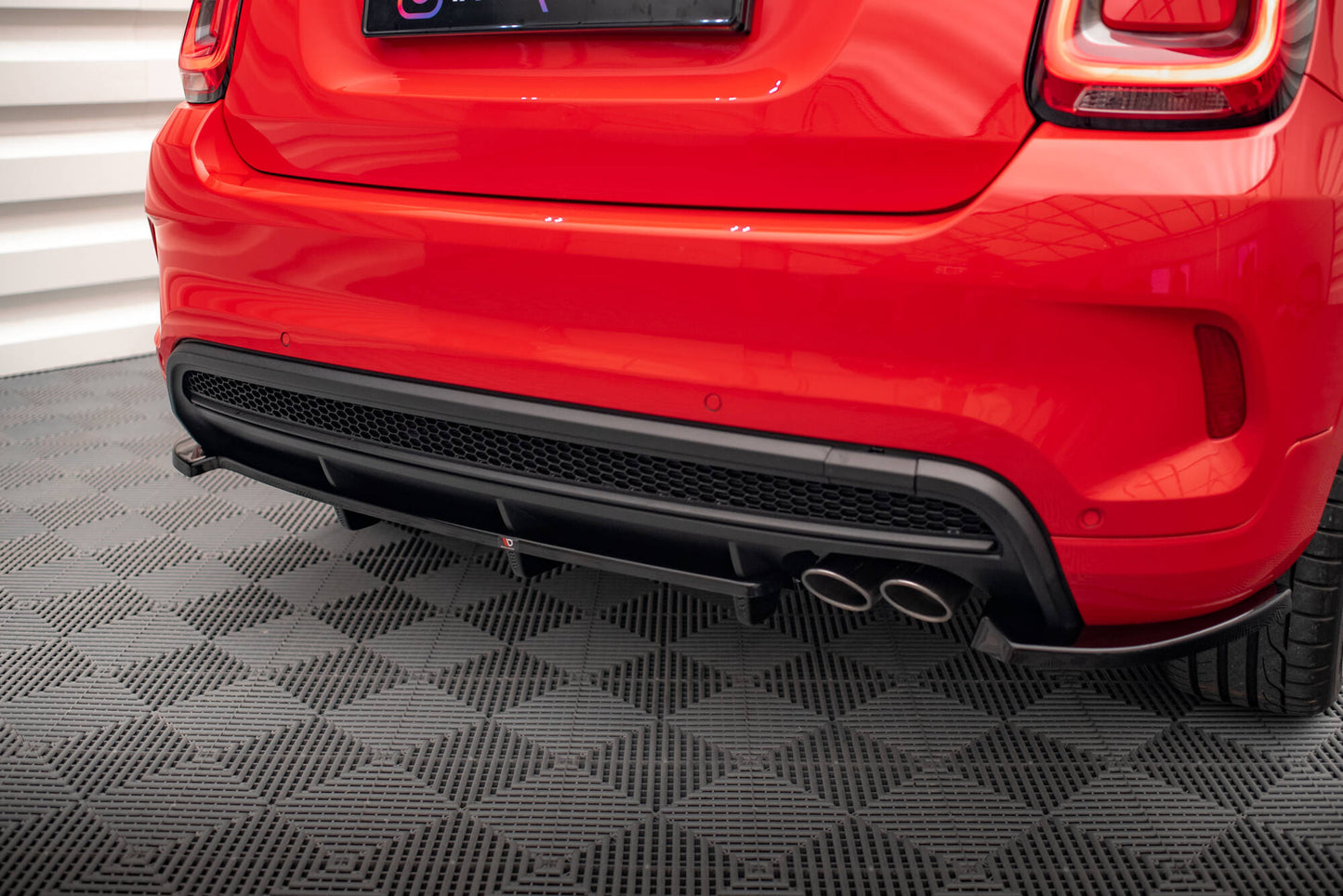 Maxton Mittlerer Diffusor Heck Ansatz DTM Look für Fiat 500X Sport Mk1 Facelift schwarz Hochglanz