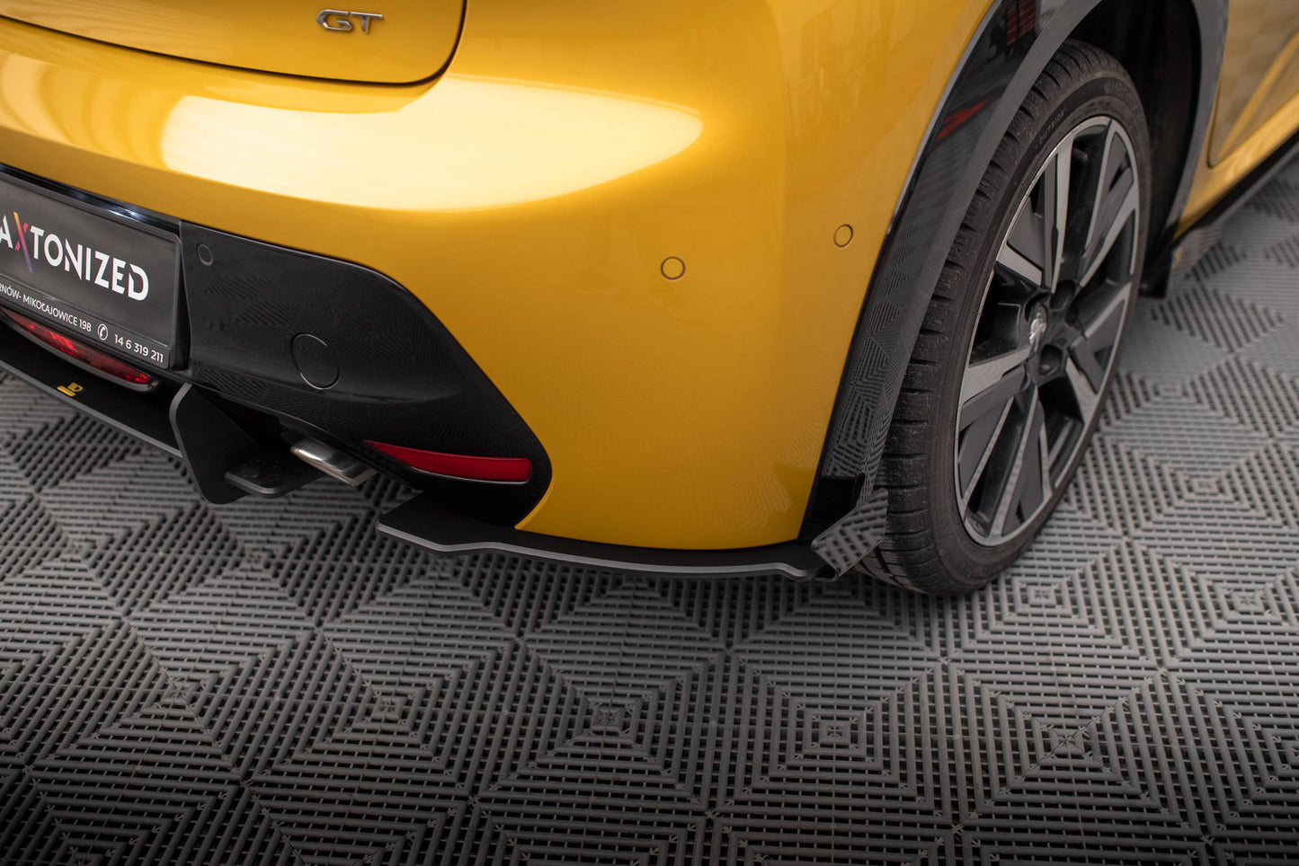 Maxton Street Pro Heck Ansatz Flaps Diffusor +Flaps für Peugeot 208 GT Mk2 schwarz Hochglanz