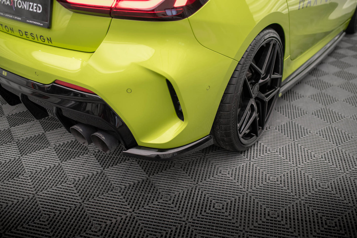 Maxton Heck Ansatz Flaps Diffusor V.5 für BMW 1er F40 M-Paket/ M135i schwarz Hochglanz