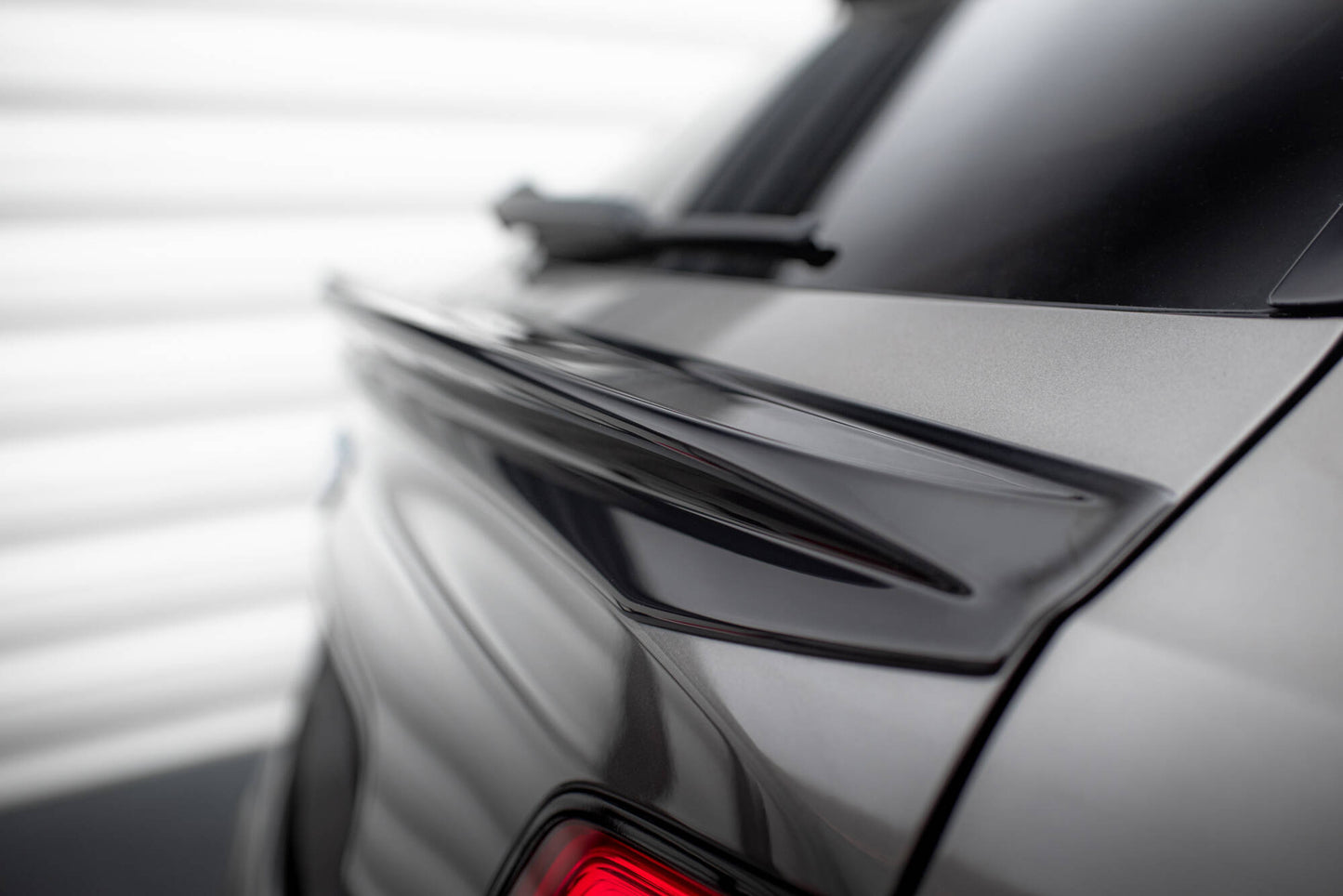 Maxton Niedriger Spoiler CAP für 3D Bentley Bentayga Mk1  schwarz Hochglanz