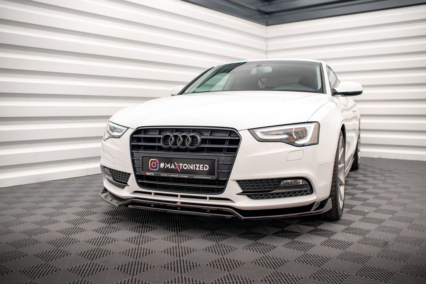 Maxton Front Ansatz V.2 für Audi A5 Coupe / Sportback 8T Facelift schwarz Hochglanz