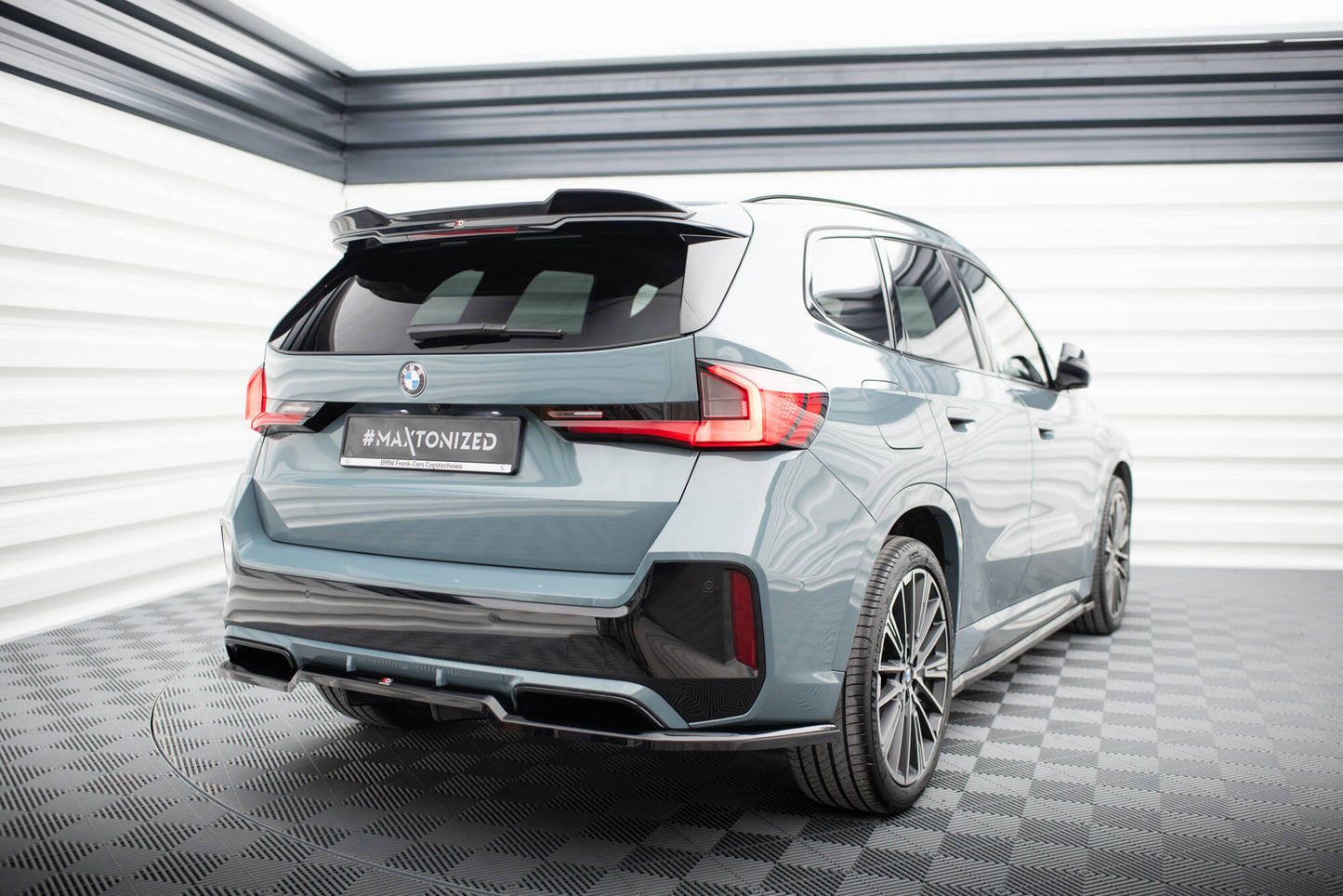 Maxton Spoiler CAP für 3D BMW X1 M-Paket U11 schwarz Hochglanz