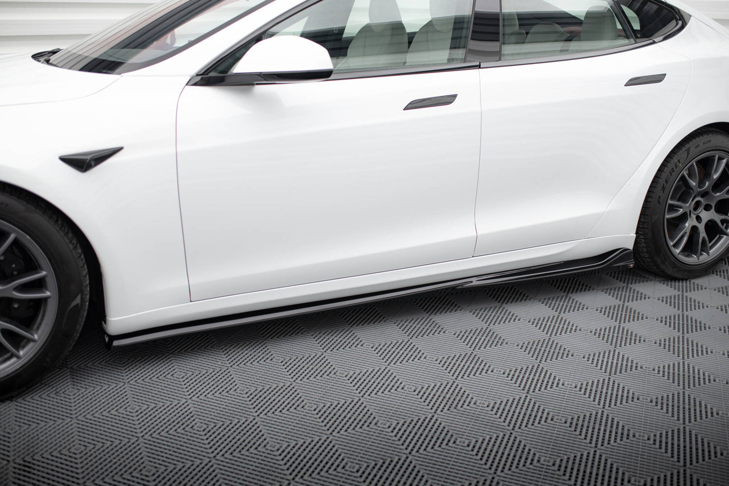 Maxton Seitenschweller Ansatz für V.1 für Tesla Model S Plaid Mk1 Facelift schwarz Hochglanz