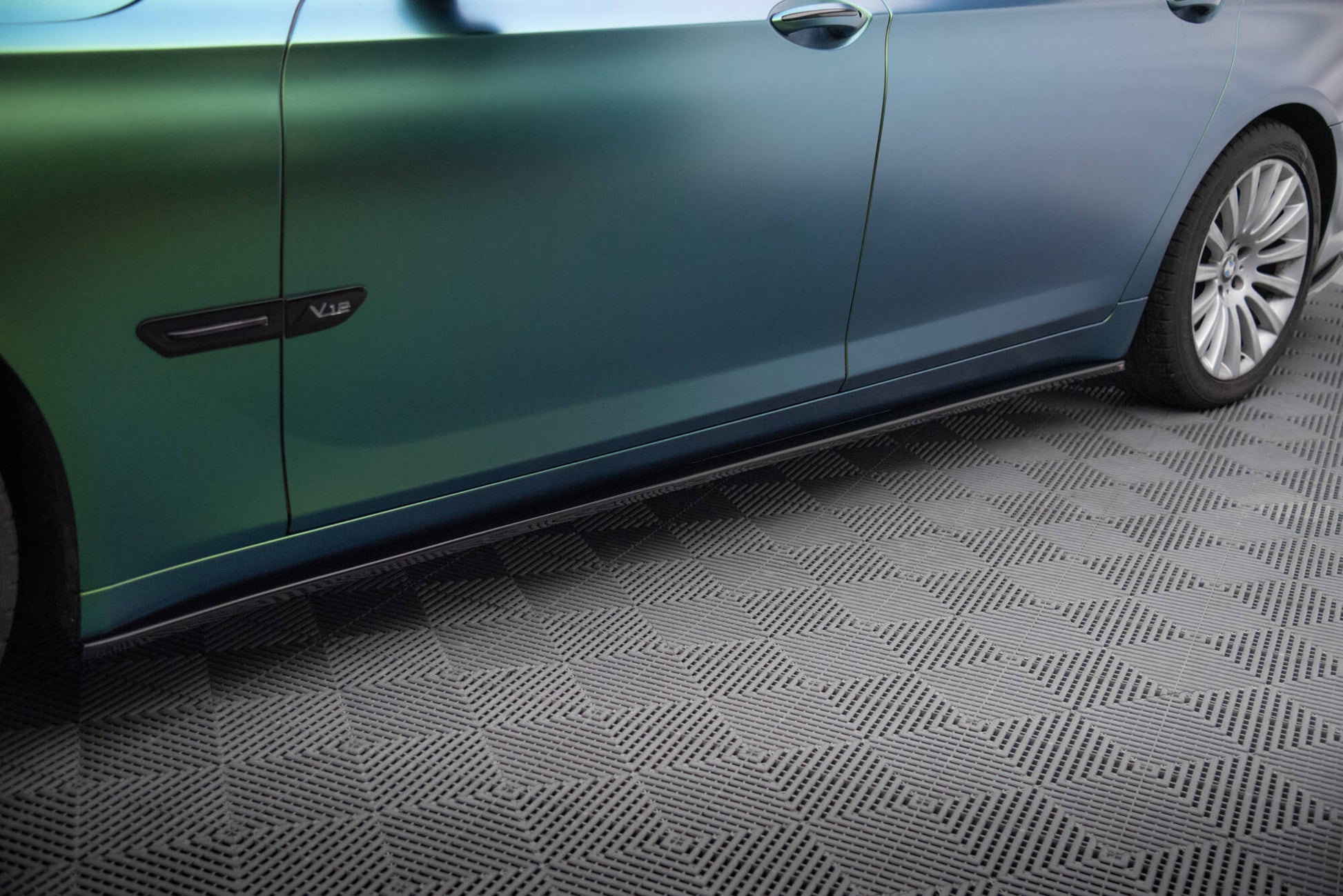 Maxton Seitenschweller Ansatz für BMW 7 Long F02 schwarz Hochglanz
