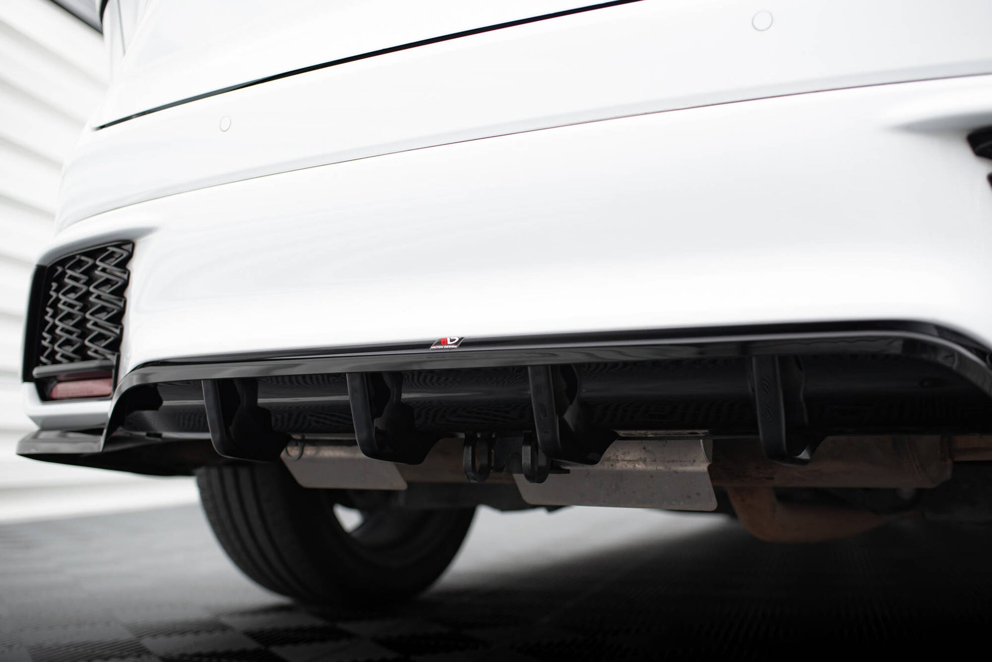 Maxton Mittlerer Diffusor Heck Ansatz DTM Look für Lexus RX F-Sport Mk5 schwarz Hochglanz