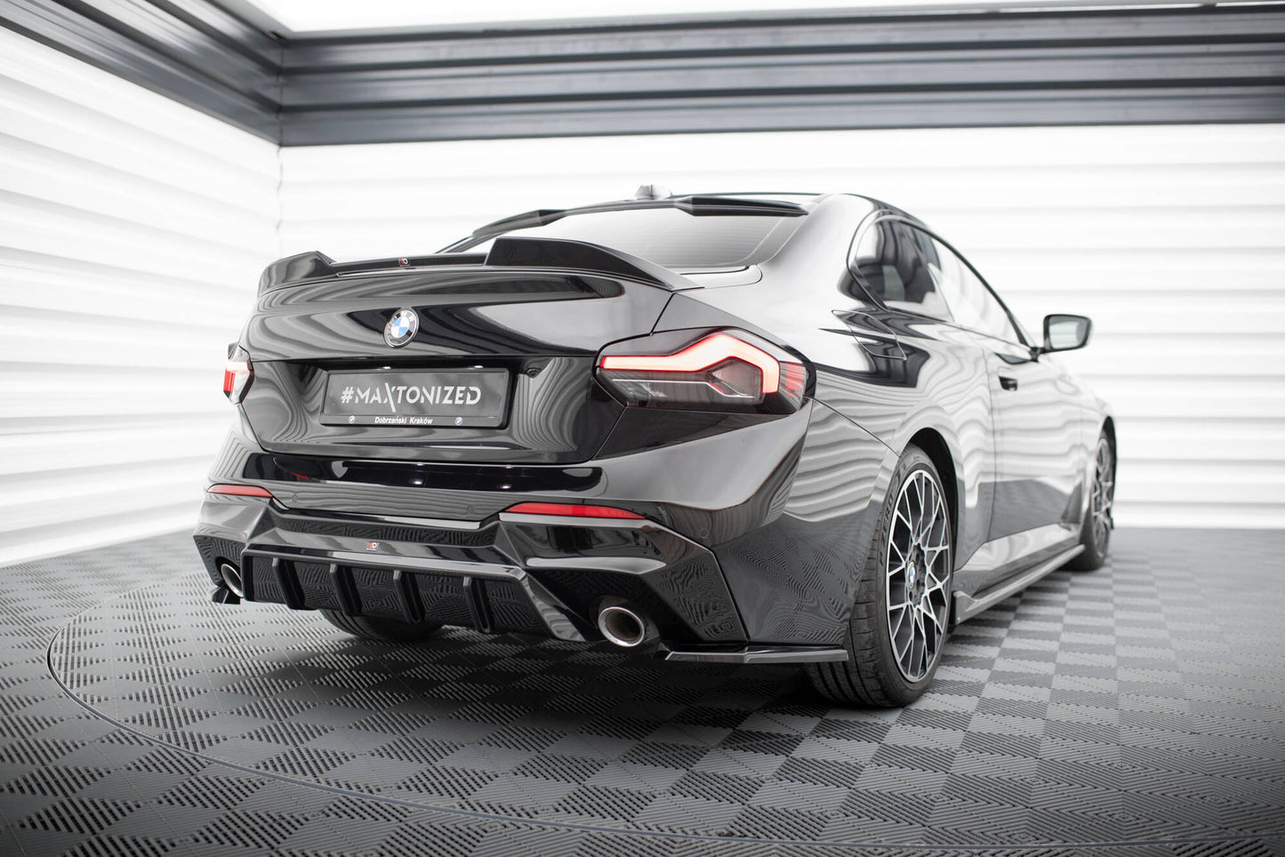 Maxton Heck Ansatz Flaps Diffusor V.3 für BMW 2 G42 schwarz Hochglanz