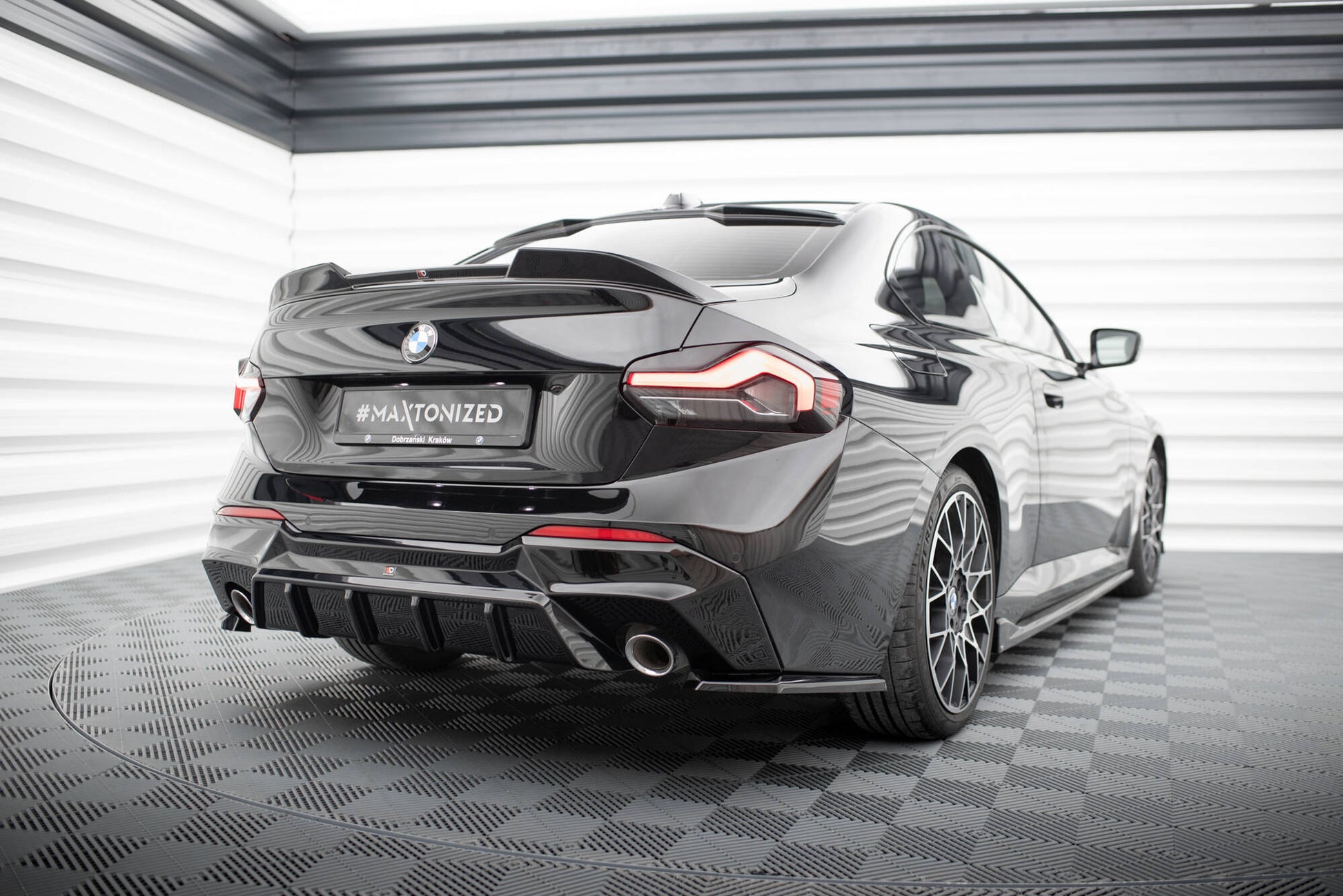 Maxton Heck Ansatz Flaps Diffusor V.3 für BMW 2 G42 schwarz Hochglanz