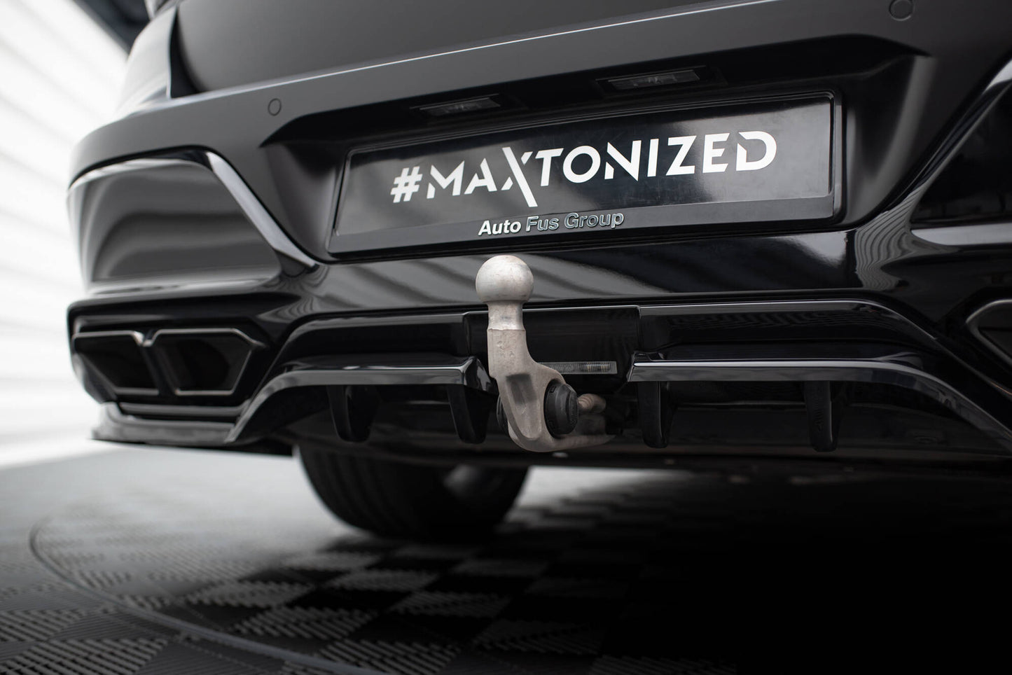 Maxton Mittlerer Diffusor Heck Ansatz DTM Look für BMW M760e G70 schwarz Hochglanz