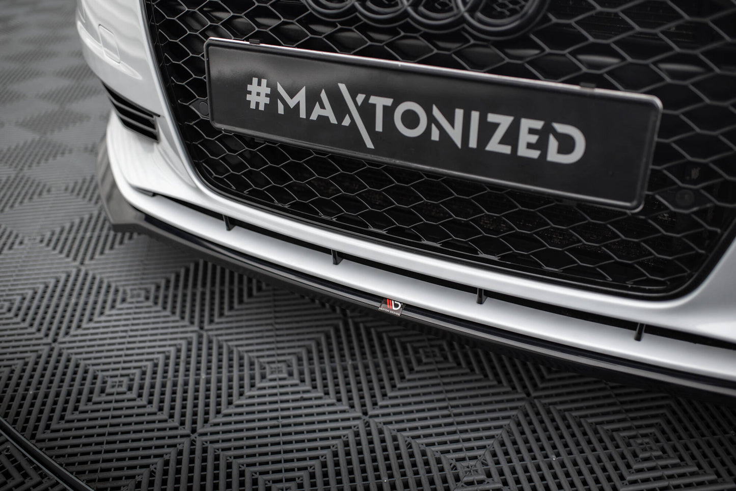 Maxton Front Ansatz V.2 für Audi A3 Limousine 8V schwarz Hochglanz