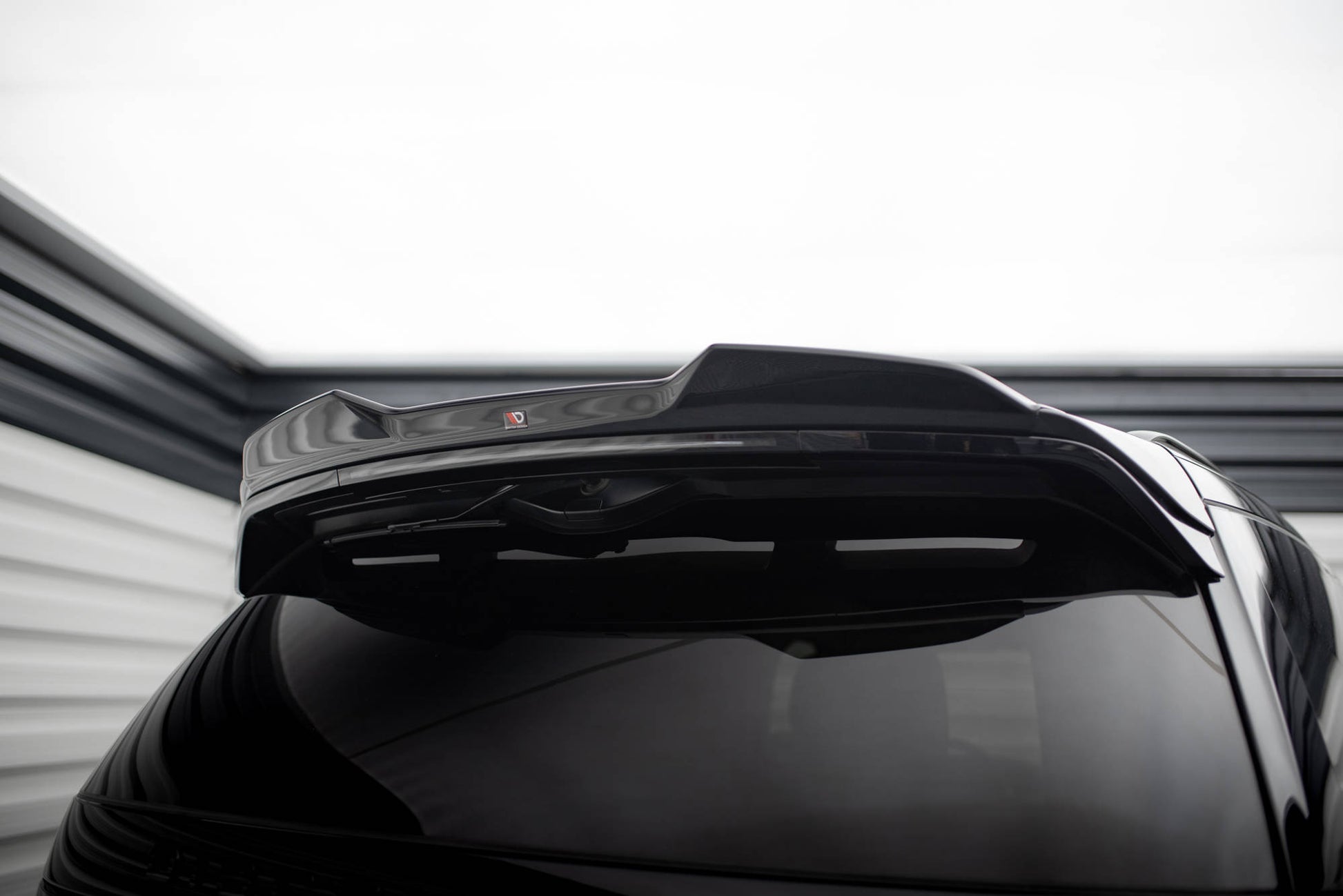 Maxton Spoiler CAP für 3D Land Rover Discovery HSE Mk5 schwarz Hochglanz