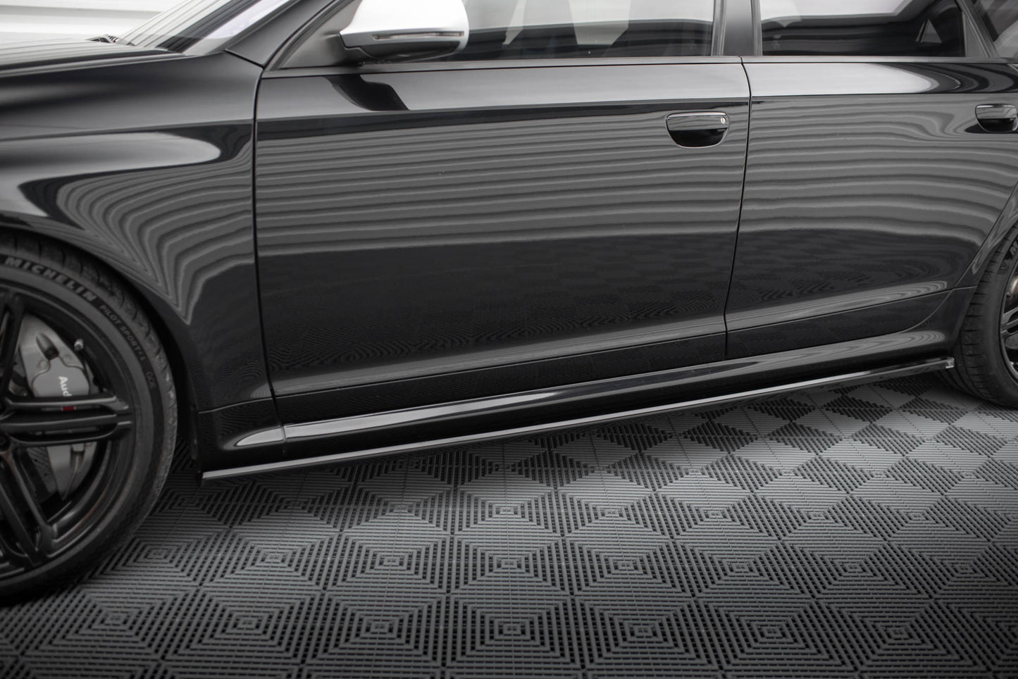 Maxton Seitenschweller Ansatz für V.2 für Audi RS6 Avant C6 schwarz Hochglanz