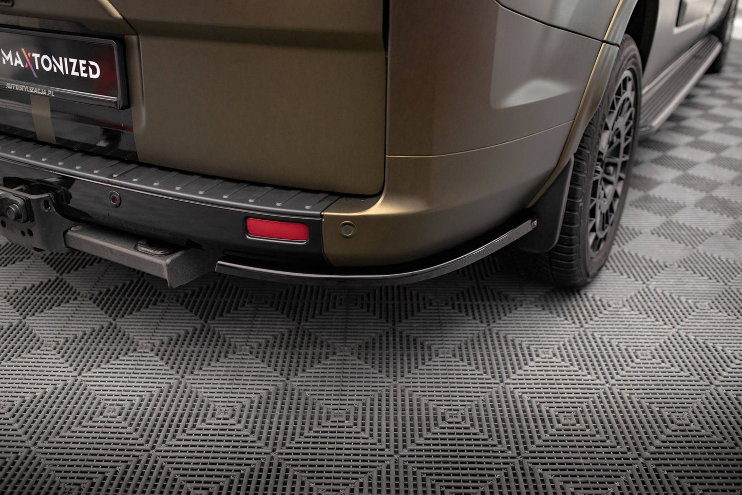 Maxton Heck Ansatz Flaps Diffusor für Ford Tourneo Custom Mk1 Facelift schwarz Hochglanz