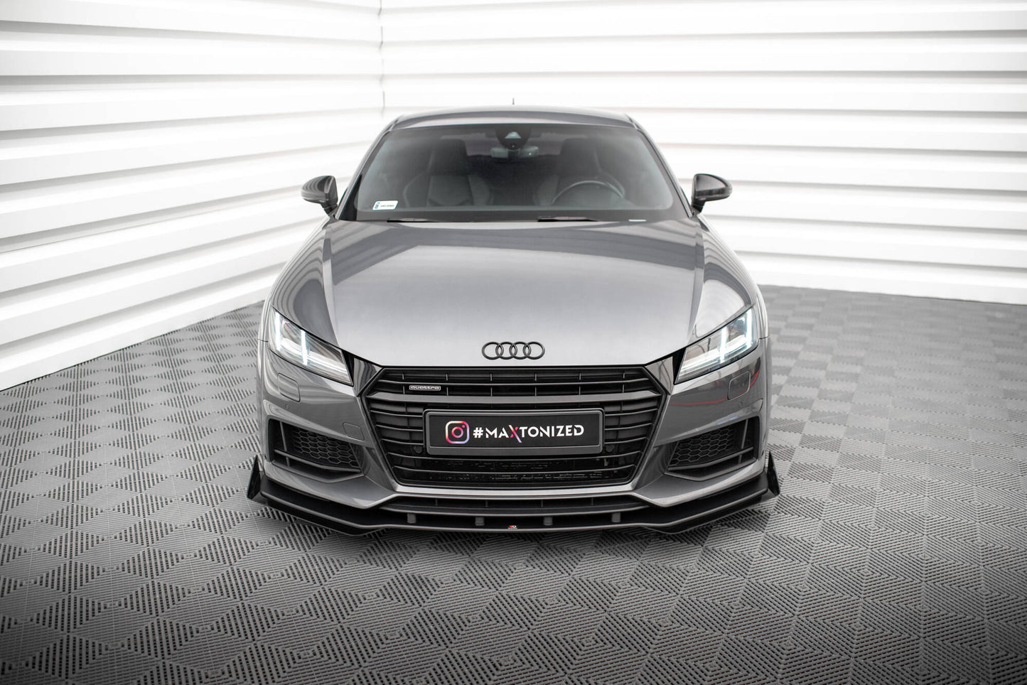 Maxton Street Pro Front Ansatz für +Flaps für + Flaps Audi TT S / S-Line 8S schwarz Hochglanz