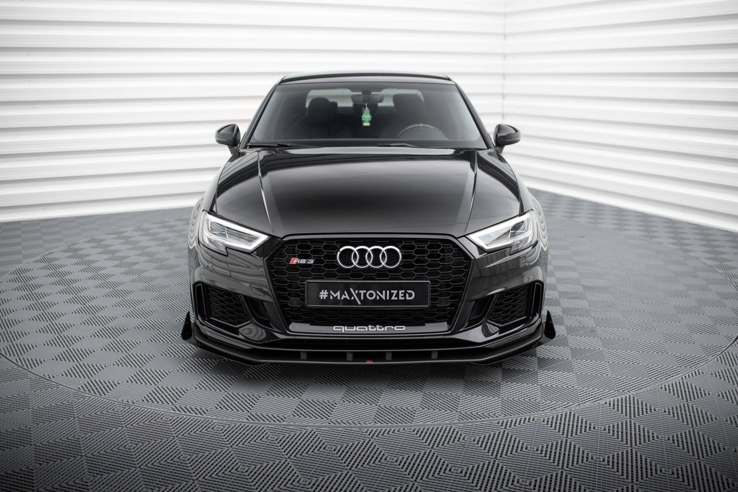 Maxton Street Pro Front Ansatz für +Flaps für V.1 + Flaps Audi RS3 Limousine 8V Facelift schwarz Hochglanz