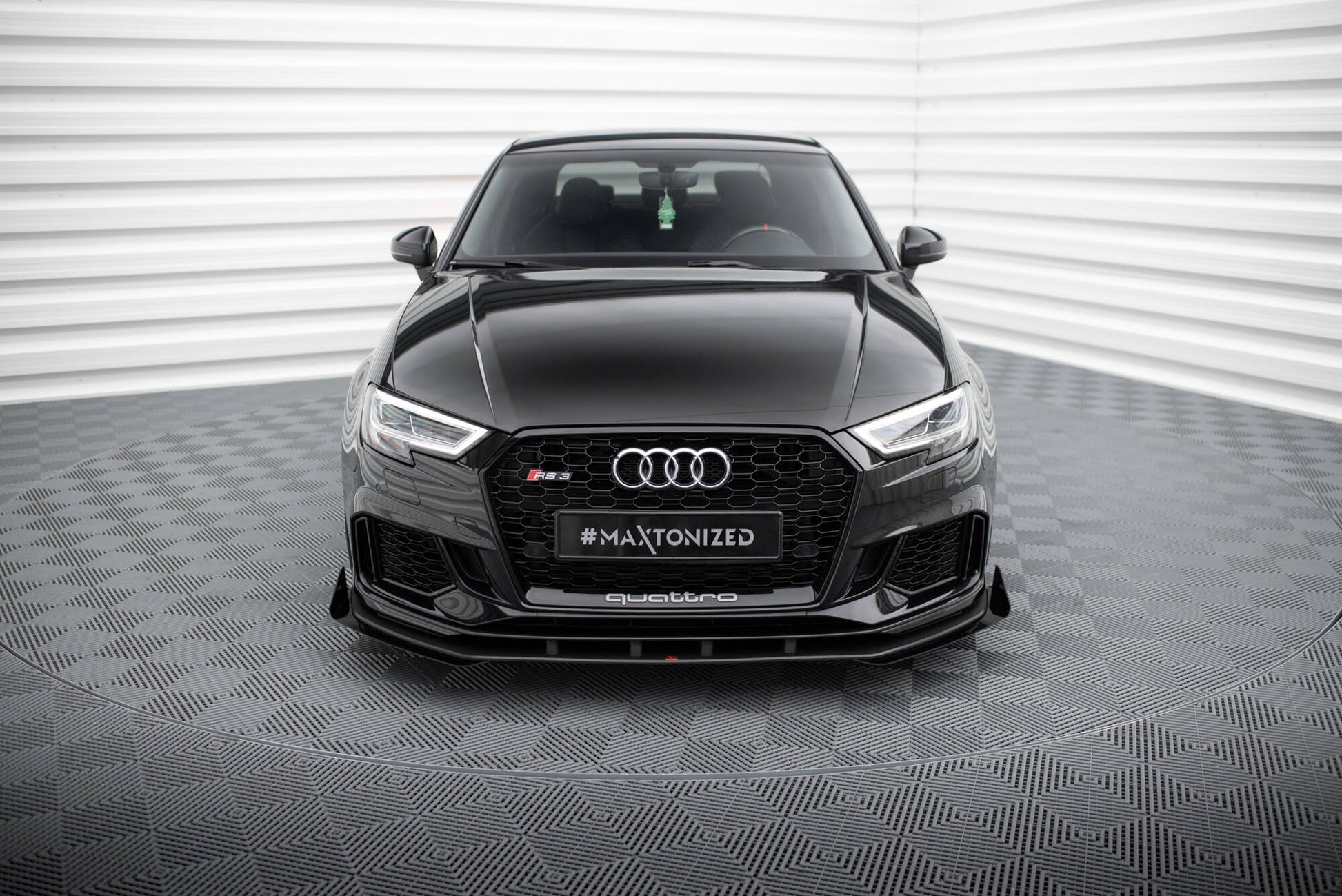 Maxton Street Pro Front Ansatz für +Flaps für V.1 + Flaps Audi RS3 Limousine 8V Facelift schwarz Hochglanz