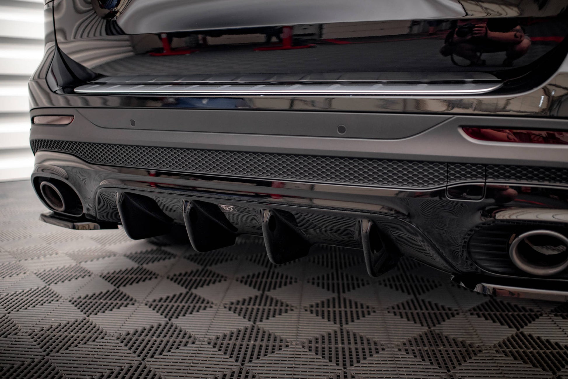 Maxton Diffusor Heck Ansatz für Mercedes-AMG GLB 35 X247 schwarz Hochglanz