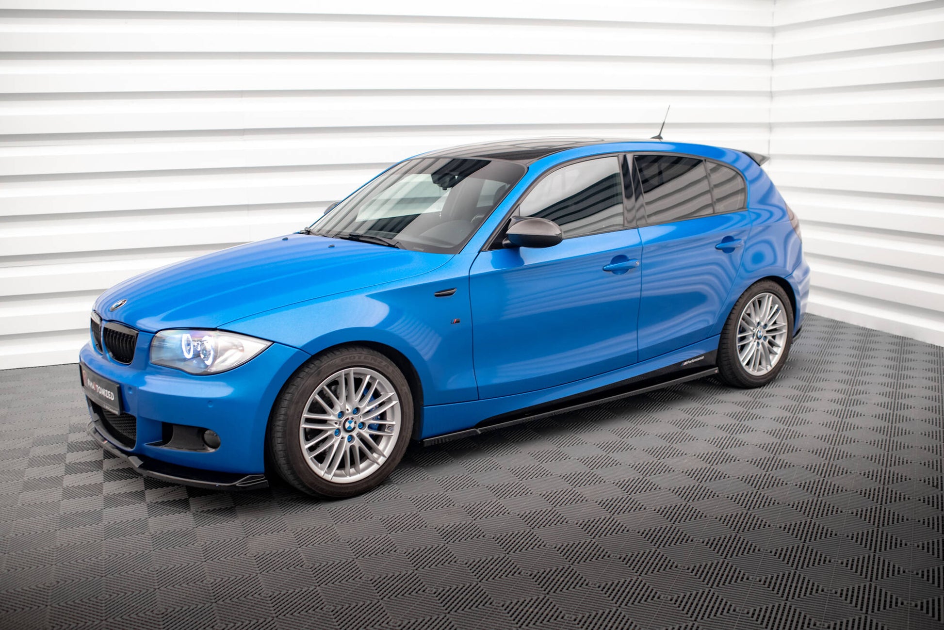 Maxton Seitenschweller Ansatz für BMW 1er M-Paket E87 Facelift schwarz Hochglanz