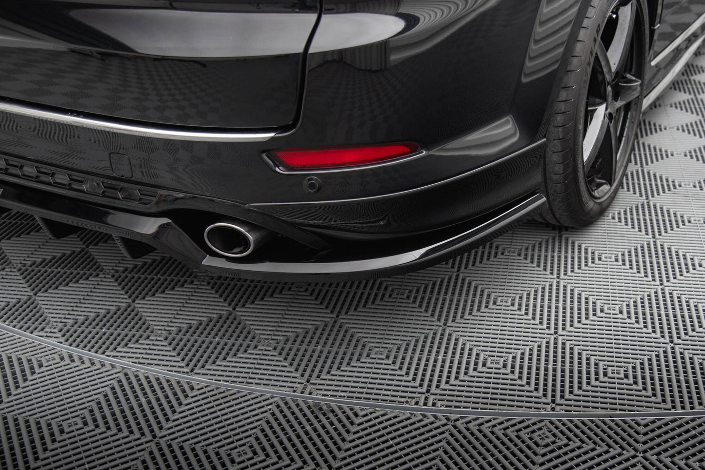 Maxton Mittlerer Diffusor Heck Ansatz DTM Look für Ford Mondeo ST-Line Mk4 Facelift schwarz Hochglanz