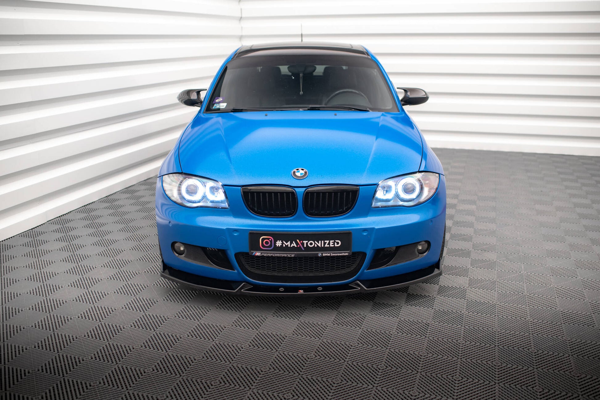 Maxton Front Ansatz V.2 für BMW 1er M-Paket E87 Facelift schwarz Hochglanz